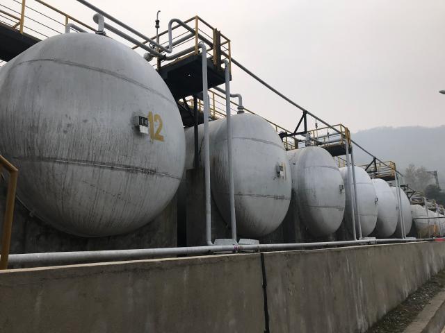 鋁罐(guan)-山東洪(hong)達化工(gong)項目