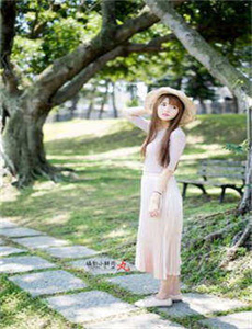 泳池娇娃